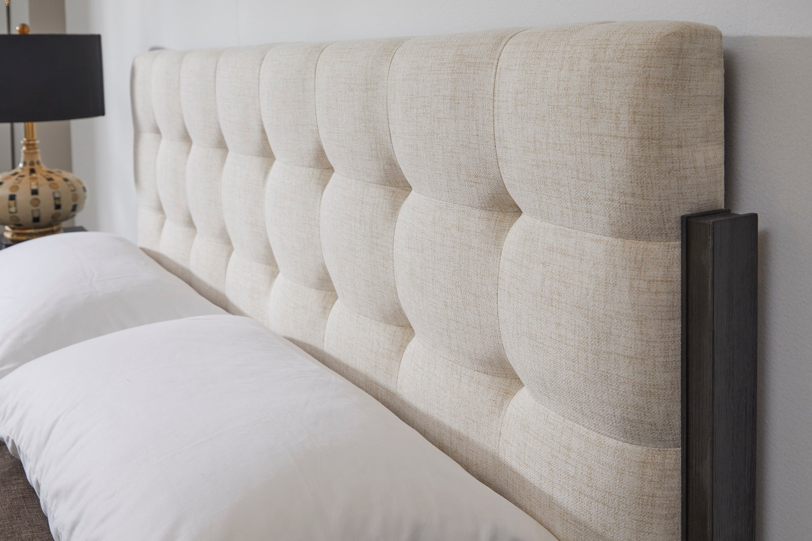 Flexsteel Cascade Bed